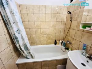 Pronájem bytu 2+1, Stráž pod Ralskem, Máchova, 42 m2
