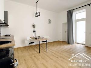 Pronájem bytu 2+kk, Kolín, Karlovo náměstí, 58 m2