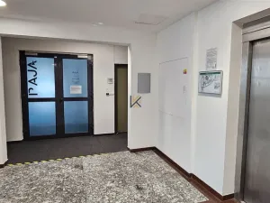 Pronájem kanceláře, Nupaky, okres praha-východ, 322 m2