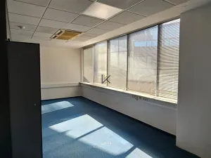 Pronájem kanceláře, Nupaky, okres praha-východ, 322 m2