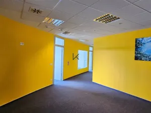 Pronájem kanceláře, Nupaky, okres praha-východ, 555 m2