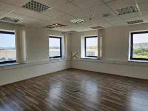 Pronájem kanceláře, Nupaky, okres praha-východ, 555 m2