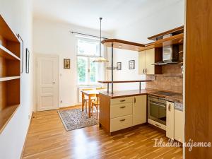 Pronájem bytu 2+1, Praha, Slavíkova, 77 m2