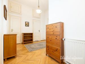Pronájem bytu 2+1, Praha, Slavíkova, 77 m2