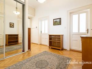 Pronájem bytu 2+1, Praha, Slavíkova, 77 m2