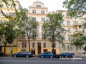 Pronájem bytu 2+1, Praha, Slavíkova, 77 m2