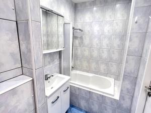 Pronájem bytu 2+1, Tachov, 1. máje, 54 m2