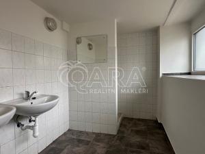 Prodej skladu, Luby, 1700 m2