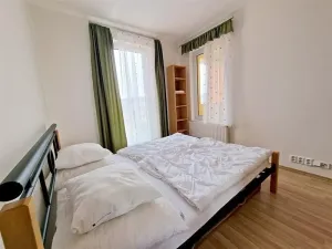 Pronájem bytu 2+kk, Praha - Vokovice, Půlkruhová, 52 m2