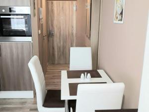 Pronájem bytu 2+kk, Karlovy Vary - Stará Role, Karlovarská, 36 m2