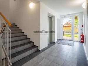 Prodej bytu 2+kk, Jesenice, Cedrová, 66 m2