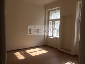 Pronájem bytu 2+kk, Praha - Smíchov, Kmochova, 48 m2