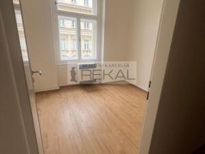 Pronájem bytu 2+kk, Praha - Smíchov, Kmochova, 48 m2