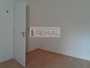 Pronájem bytu 2+kk, Praha - Smíchov, Kmochova, 48 m2
