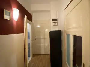 Pronájem bytu 2+kk, Praha - Holešovice, U Uranie, 37 m2