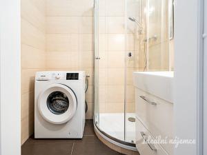 Pronájem bytu 2+1, Praha - Vršovice, náměstí Svatopluka Čecha, 58 m2