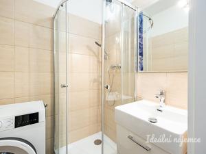 Pronájem bytu 2+1, Praha - Vršovice, náměstí Svatopluka Čecha, 58 m2