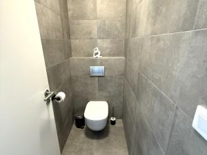 Pronájem bytu 2+kk, Praha - Modřany, Zlochova, 54 m2