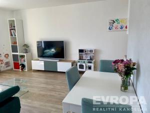 Pronájem bytu 2+kk, Praha - Libeň, Světova, 63 m2