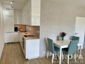 Pronájem bytu 2+kk, Praha - Libeň, Světova, 63 m2