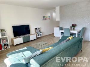 Pronájem bytu 2+kk, Praha - Libeň, Světova, 63 m2