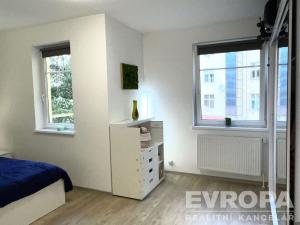 Pronájem bytu 2+kk, Praha - Libeň, Světova, 63 m2