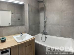 Pronájem bytu 2+kk, Praha - Libeň, Světova, 63 m2