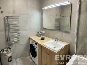 Pronájem bytu 2+kk, Praha - Libeň, Světova, 63 m2