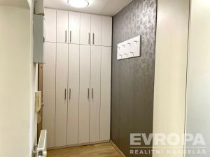 Pronájem bytu 2+kk, Praha - Libeň, Světova, 63 m2