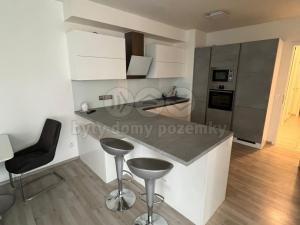 Pronájem bytu 3+kk, Praha - Vysočany, Strnadových, 87 m2