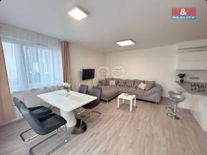 Pronájem bytu 3+kk, Praha - Vysočany, Strnadových, 87 m2