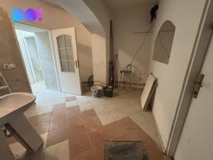 Pronájem obchodního prostoru, Olomouc, nám. Národních hrdinů, 60 m2