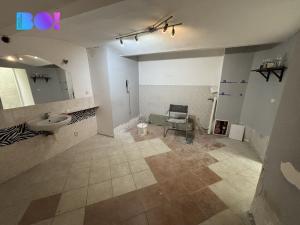 Pronájem obchodního prostoru, Olomouc, nám. Národních hrdinů, 60 m2