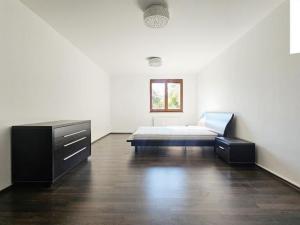 Pronájem bytu 3+1, Průhonice, U Hájovny, 104 m2