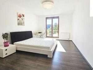 Pronájem bytu 3+1, Průhonice, U Hájovny, 104 m2