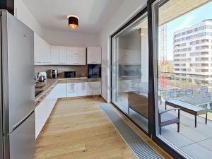 Pronájem bytu 2+kk, Praha - Karlín, Sokolova, 60 m2