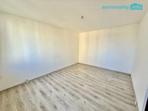 Pronájem bytu 1+1, Cheb, Lesní, 35 m2