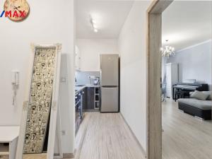 Prodej bytu 3+1, Karlovy Vary - Rybáře, Chomutovská, 60 m2