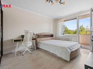 Prodej bytu 3+1, Karlovy Vary - Rybáře, Chomutovská, 60 m2