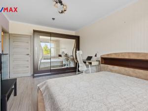 Prodej bytu 3+1, Karlovy Vary - Rybáře, Chomutovská, 60 m2