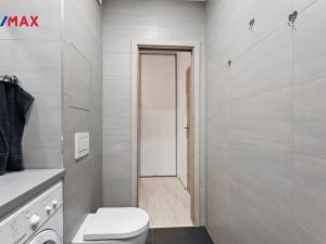 Prodej bytu 3+1, Karlovy Vary - Rybáře, Chomutovská, 60 m2