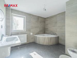 Prodej rodinného domu, Vinařice, 494 m2