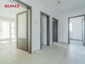 Prodej rodinného domu, Vinařice, 494 m2