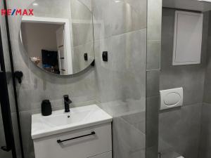 Prodej bytu 2+1, Karlovy Vary, I. P. Pavlova, 54 m2