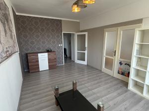 Pronájem bytu 2+1, Hradec Králové, Chelčického, 55 m2
