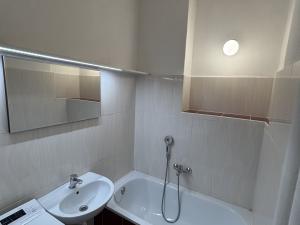 Pronájem bytu 2+1, Hradec Králové, Chelčického, 55 m2