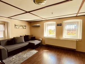 Prodej rodinného domu, Černuc - Miletice, 230 m2