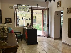 Prodej obchodního prostoru, Mariánské Lázně, 20 m2