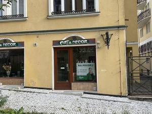 Prodej obchodního prostoru, Mariánské Lázně, 20 m2