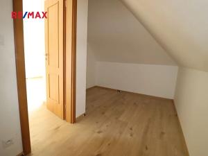 Pronájem rodinného domu, Úvaly, Jeronýmova, 158 m2